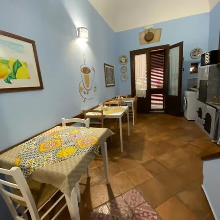 Oda ve Kahvaltı Vacanze Cinisi